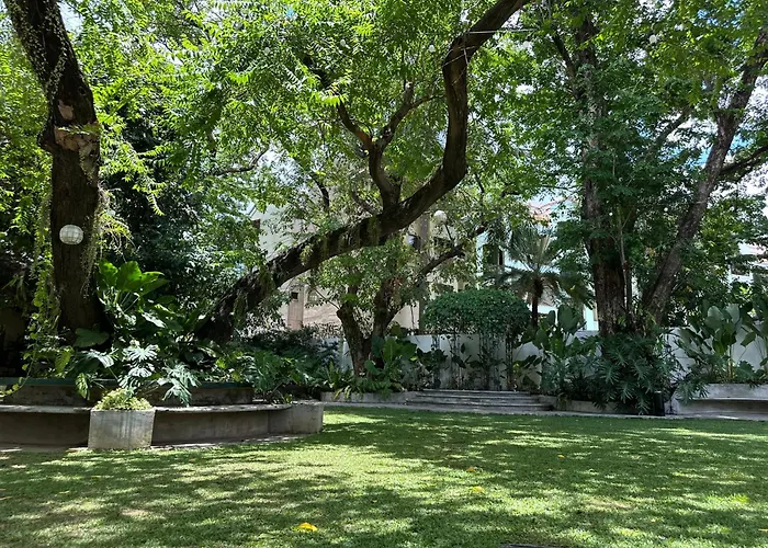 Miranamin Nest Banaba - Garden View In Historic - Bathtub, Luxury Indoor Plunge Pool, Guest Kitchen, Self-service Breakfast, Rooftop, Pet-friendly Apartment *