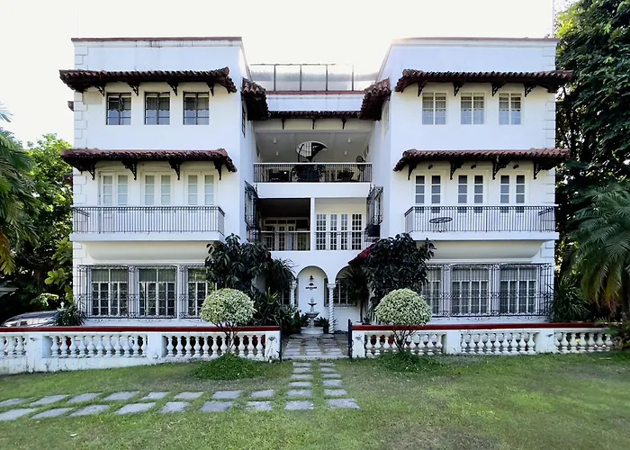 Miranamin Nest Banaba - Garden View In Historic - Bathtub, Luxury Indoor Plunge Pool, Guest Kitchen, Self-service Breakfast, Rooftop, Pet-friendly