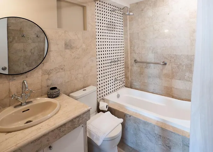 Apartment Miranamin Nest Banaba - Garden View In Historic - Bathtub, Luxury Indoor Plunge Pool, Guest Kitchen, Self-service Breakfast, Rooftop, Pet-friendly Manila