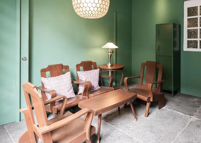 Miranamin Nest Banaba - Garden View In Historic - Bathtub, Luxury Indoor Plunge Pool, Guest Kitchen, Self-service Breakfast, Rooftop, Pet-friendly Apartment Manila
