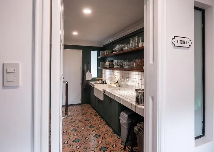 Miranamin Nest Banaba - Garden View In Historic - Bathtub, Luxury Indoor Plunge Pool, Guest Kitchen, Self-service Breakfast, Rooftop, Pet-friendly Apartment *