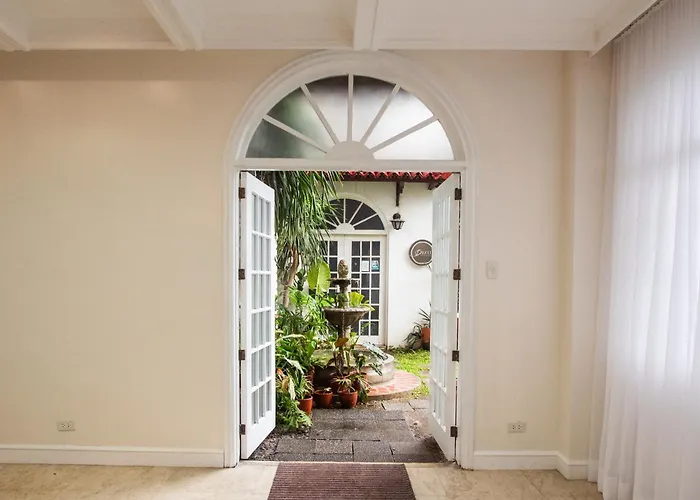 Miranamin Nest Banaba - Garden View In Historic - Bathtub, Luxury Indoor Plunge Pool, Guest Kitchen, Self-service Breakfast, Rooftop, Pet-friendly Apartment