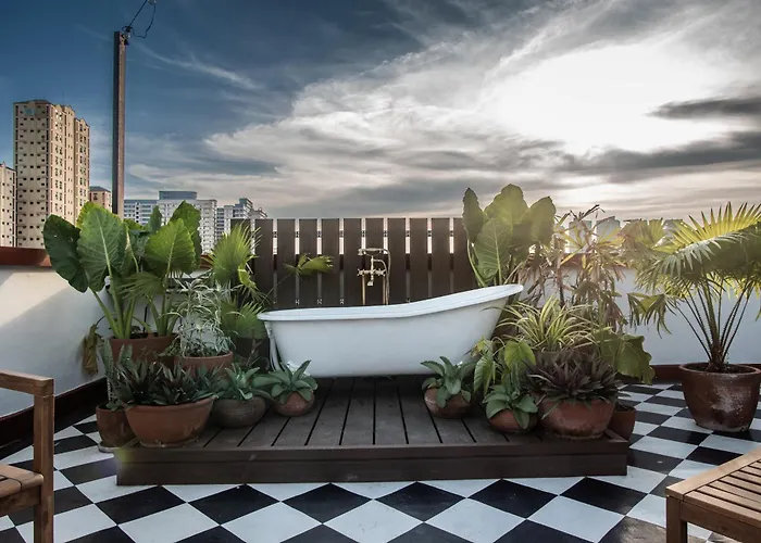 Miranamin Nest Banaba - Garden View In Historic - Bathtub, Luxury Indoor Plunge Pool, Guest Kitchen, Self-service Breakfast, Rooftop, Pet-friendly Manila