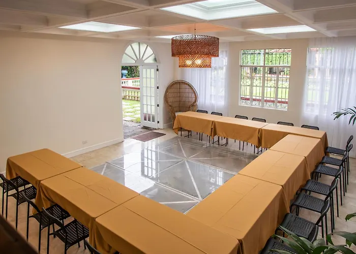 Miranamin Nest Banaba - Garden View In Historic - Bathtub, Luxury Indoor Plunge Pool, Guest Kitchen, Self-service Breakfast, Rooftop, Pet-friendly