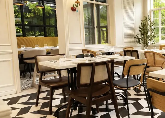 Miranamin Nest Banaba - Garden View In Historic - Bathtub, Luxury Indoor Plunge Pool, Guest Kitchen, Self-service Breakfast, Rooftop, Pet-friendly Apartment Manila