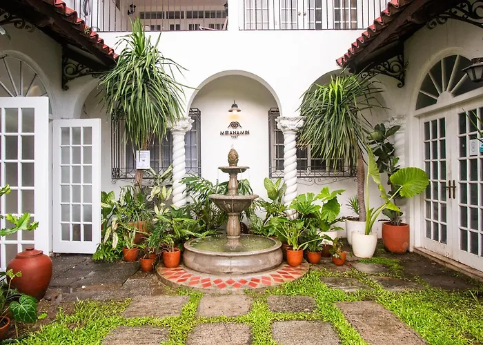 Miranamin Nest Banaba - Garden View In Historic - Bathtub, Luxury Indoor Plunge Pool, Guest Kitchen, Self-service Breakfast, Rooftop, Pet-friendly *